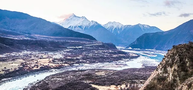 Yarlung Tsangpo Grand Canyon — the world's deepest canyon