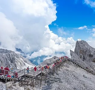 Jade Dragon Snow Mountain — lowest-latitude glacier in Northern Hemisphere, sacred mountain of the Naxi people